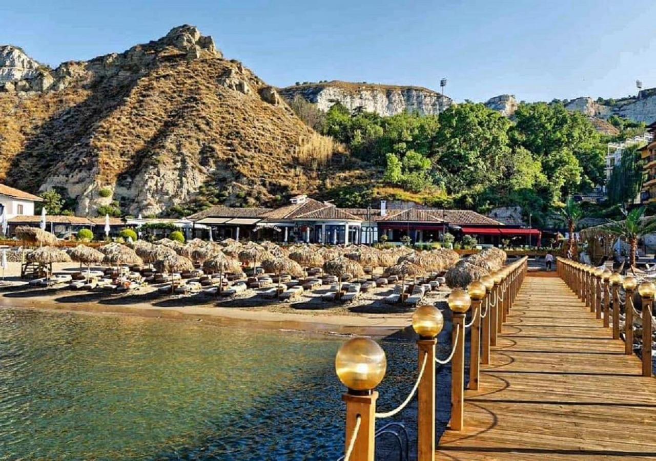Villa Komitata-Pool And Jacuzzi Balçık Dış mekan fotoğraf