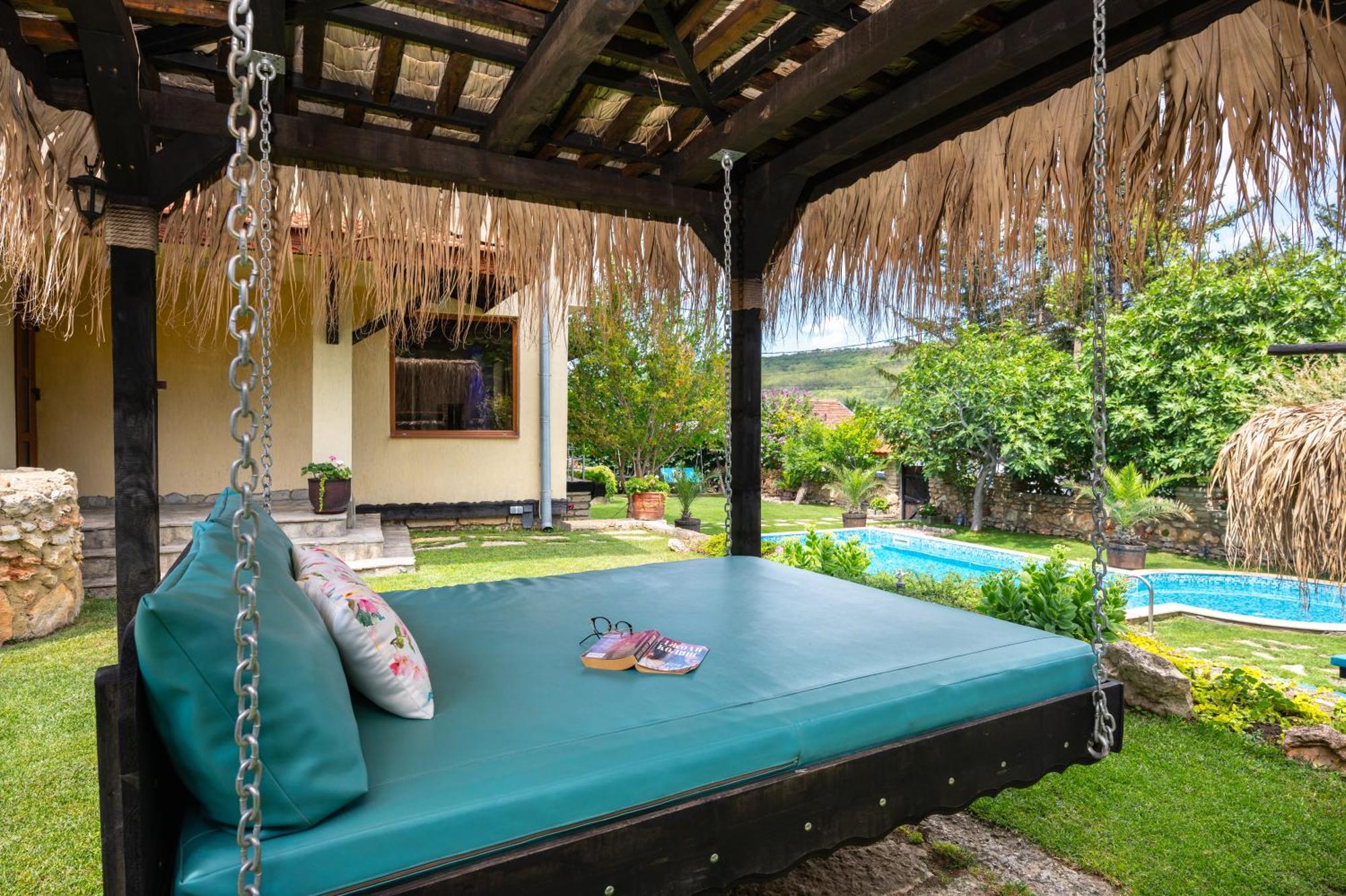 Villa Komitata-Pool And Jacuzzi Balçık Dış mekan fotoğraf