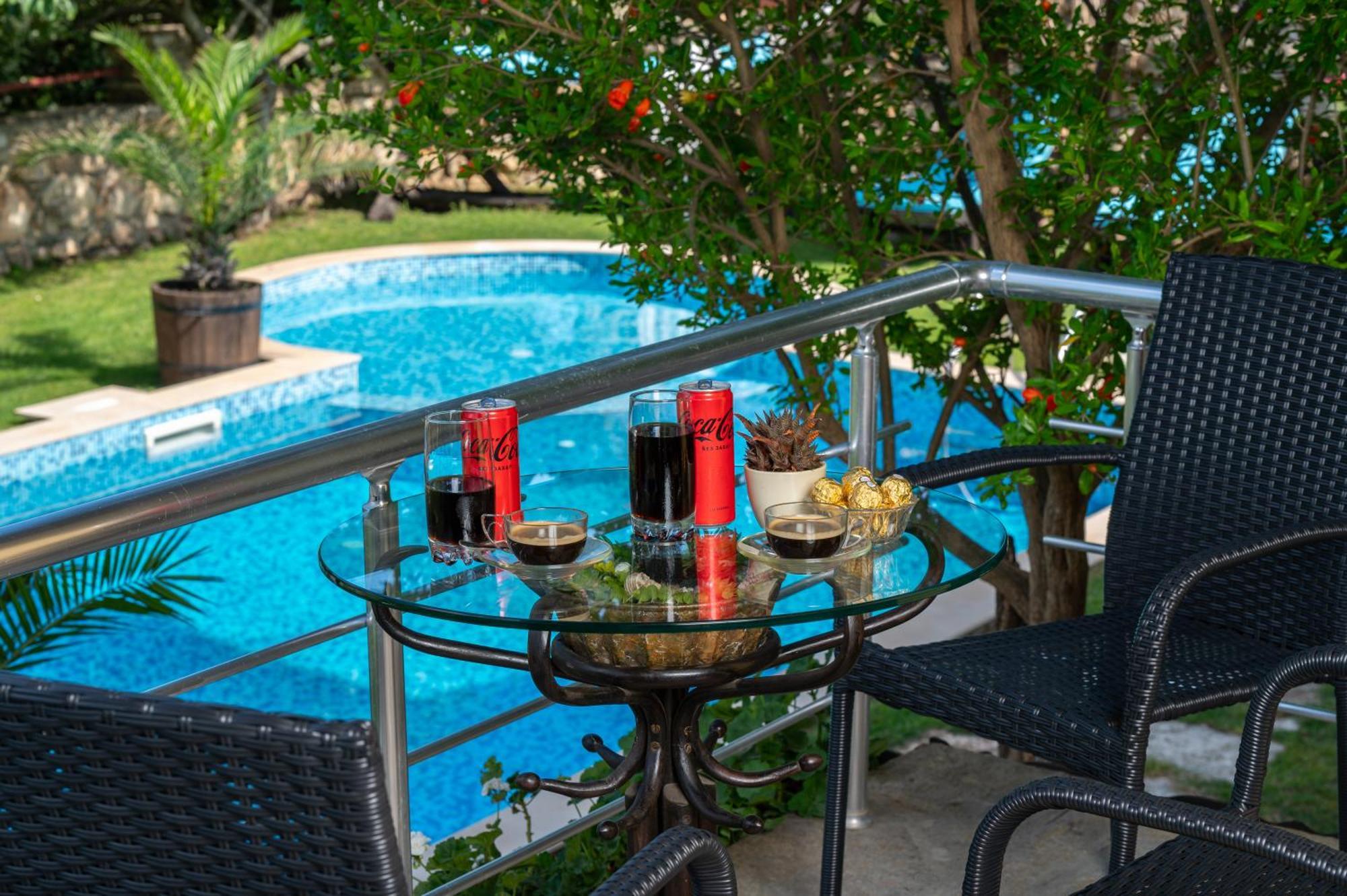 Villa Komitata-Pool And Jacuzzi Balçık Dış mekan fotoğraf