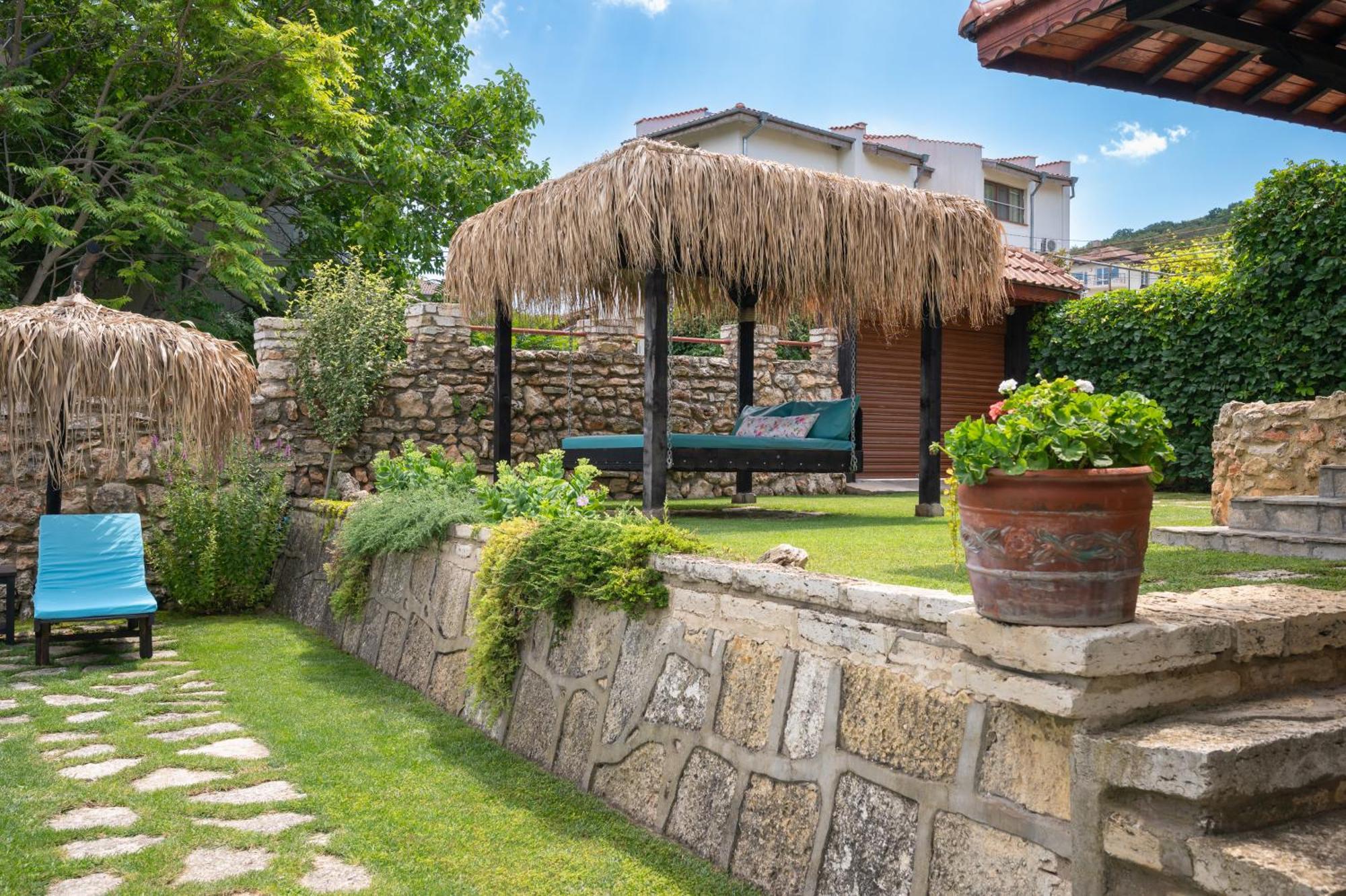 Villa Komitata-Pool And Jacuzzi Balçık Dış mekan fotoğraf